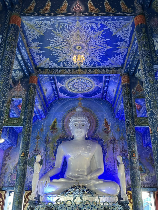 Blue Temple – Wat Rong Suea Ten, Chiang Rai