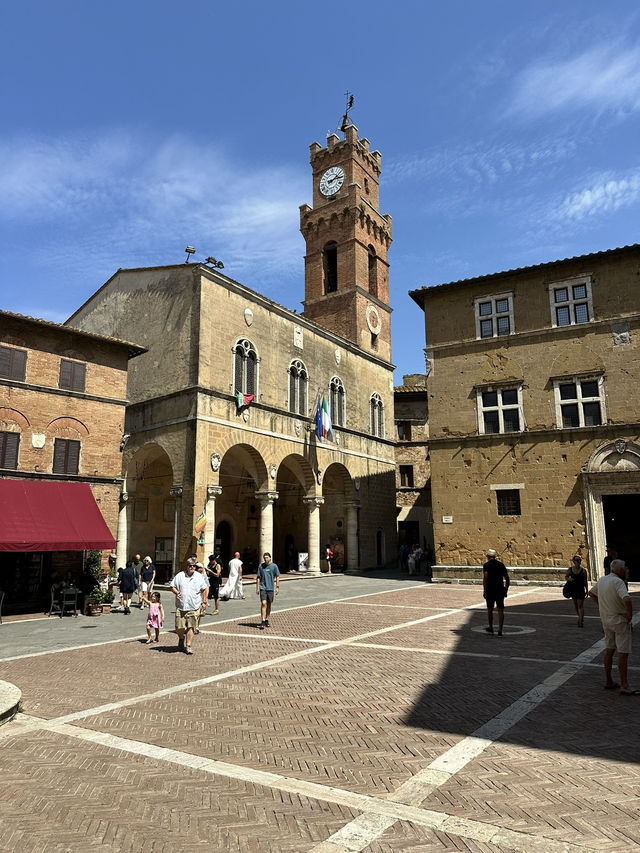 Mediterranean Dreamy Renaissance Vibes in Pienza’s Heart 