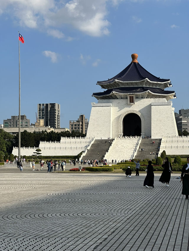 Taipei’s hidden gems and world-class eats await!