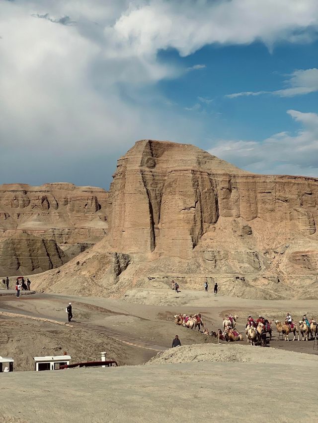 世界魔鬼城之旅：領略沙漠中的神秘魅力"