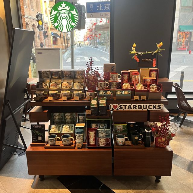 A bar in Starbucks!