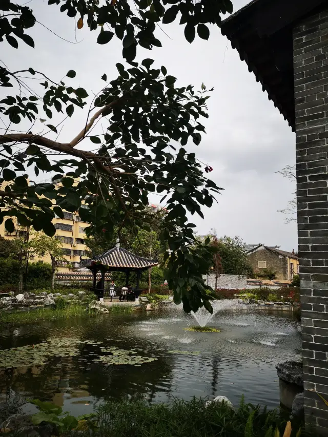 Compared to Bao Mo Garden, I have a greater fondness for this lesser-known Lingnan garden