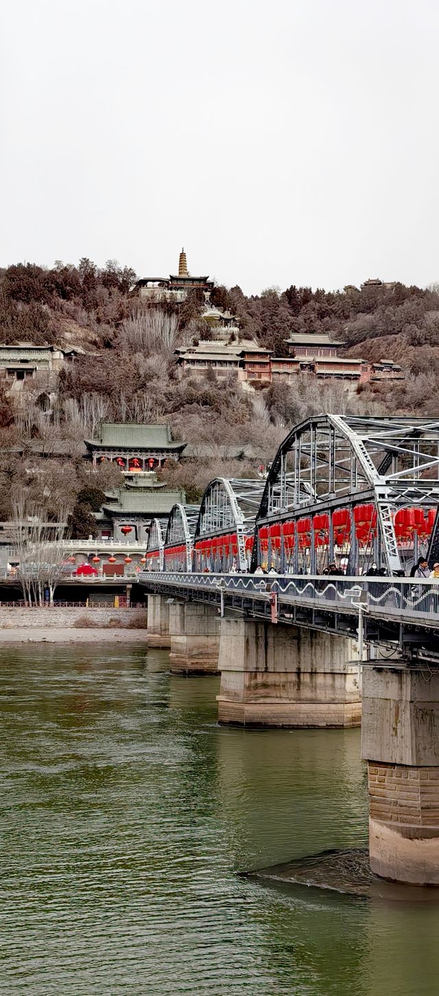 節日裡的中山橋