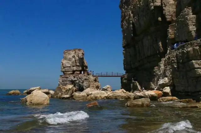 ถูก《National Geographic》จัดให้เป็นเกาะที่สวยที่สุดในจีนเลยทีเดียว!!