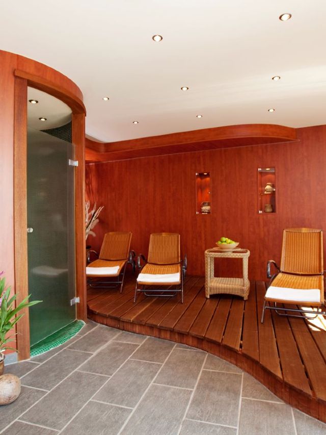 🏰✨ Eisenach Escapes: Luxury at Romantik Hotel! 🌟