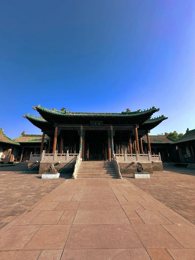 山西·介休·城隍廟，介休城隍廟坐北朝南