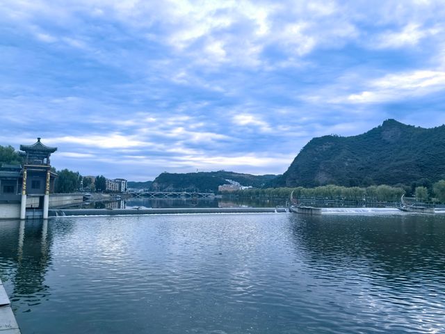 如果你在承德，建議你到武烈河邊走一走