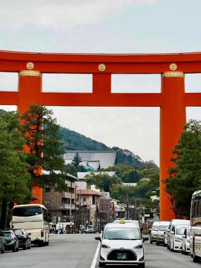 ⛩️京都平安神宮：傳統之美與寧靜的和諧交融