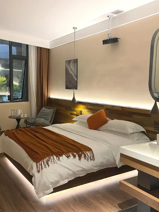 Jiuzhaigou! Goukou! Book this hot spring hotel!