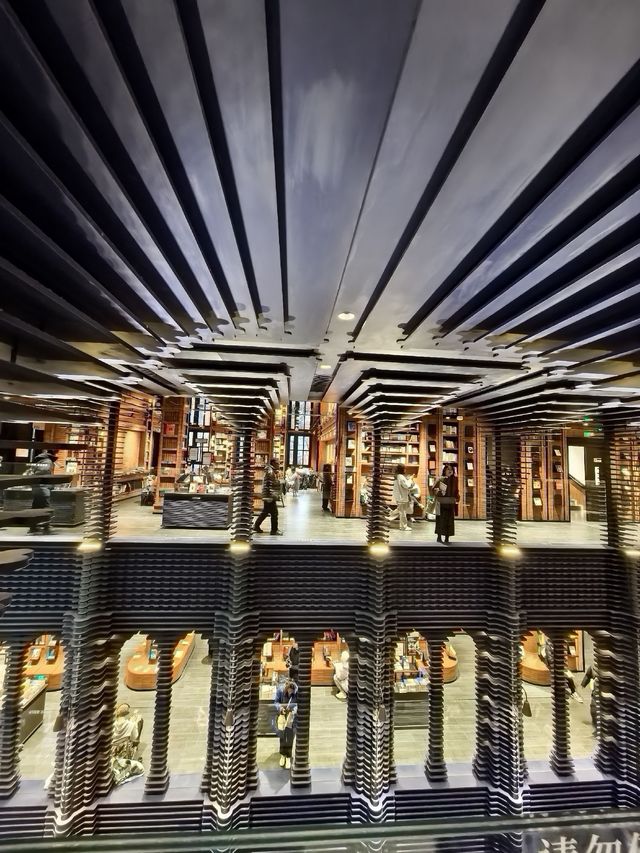 為了這夢幻般的書店，我自駕來到天津