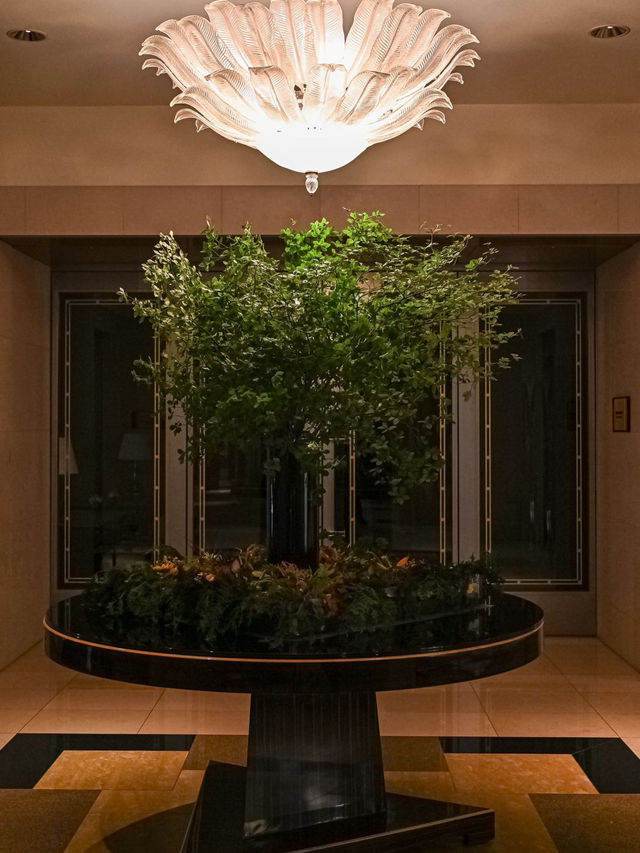 東京麗思卡爾頓酒店：都會天際線中的奢華典範