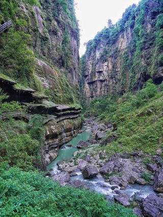 4-Day Enshi Tour During Qingming Festival: Explore the Tujia and Miao Ethnic Customs