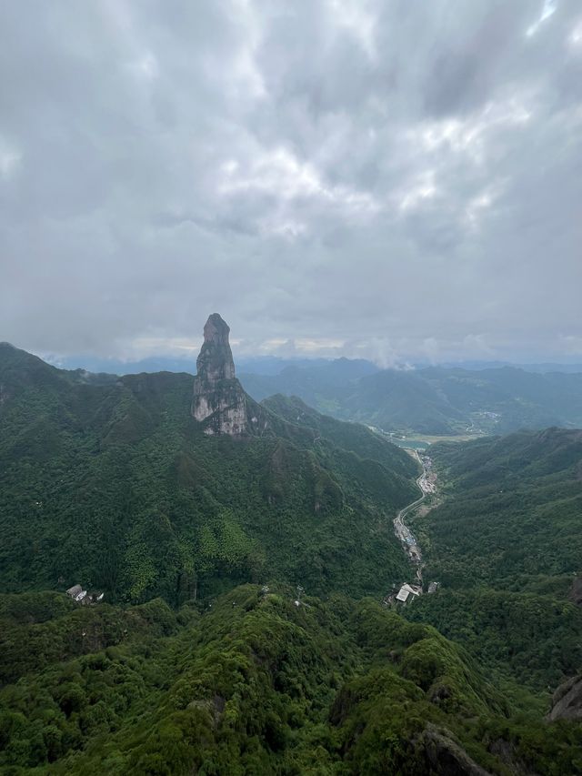 《在神仙居嘅雲端，同火山岩對話：一場地質迷嘅奇幻漂流》【