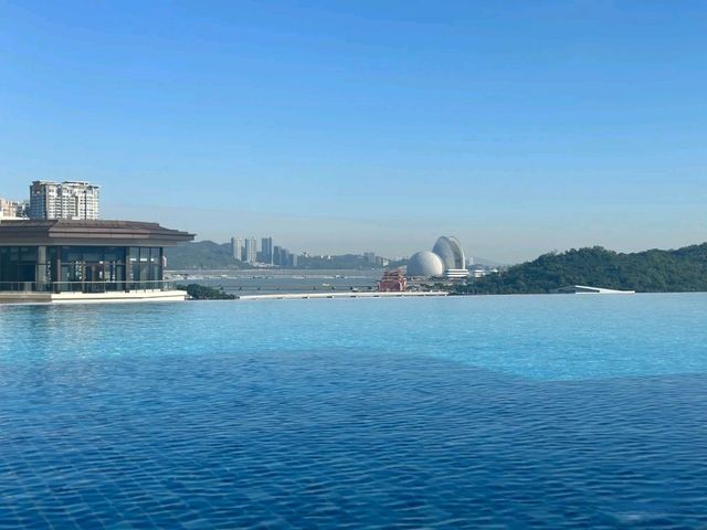珠海酒店泳池天花板！🌊望海樓無邊際泳池，270°擁抱港珠澳大橋海景！秒殺三亞！