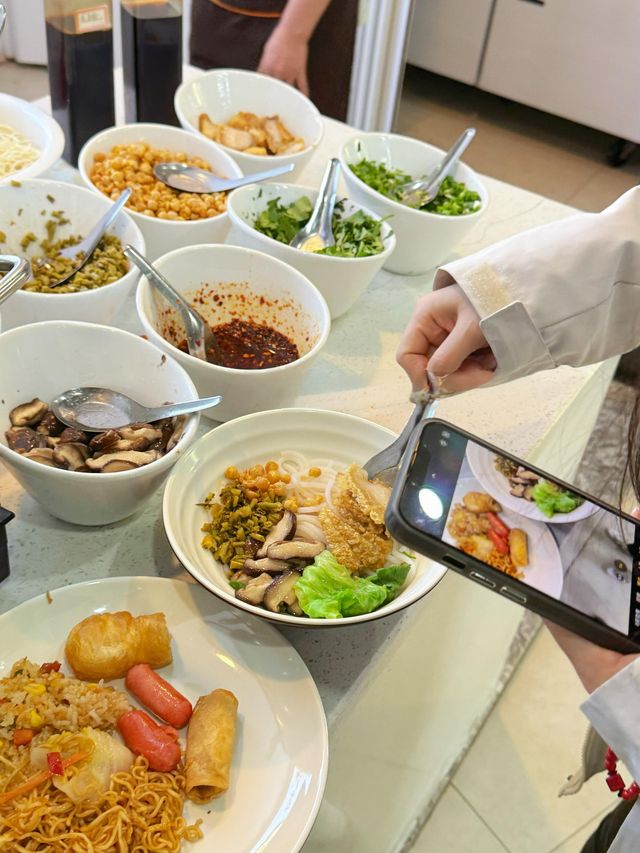 桂林｜大學生一人100蚊使少錢扮大款