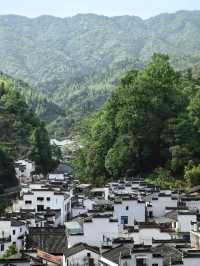婺源藏著「圓形秘境」！800年古村被溪水環抱，導航都繞暈