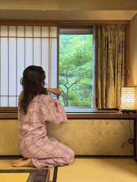沿著伊豆回到箱根，住了兩日吉池旅館，終於明白為什麼它被說成「箱根必住」——看山看海看錦鯉，泡溫泉飲清酒，時間彷彿都慢了下來🍶