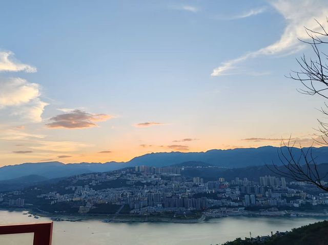 被脆李與美景包圍的度假天堂。