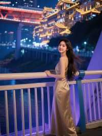 重慶洪崖洞：夜上吊腳樓，點亮山城璀璨之光
