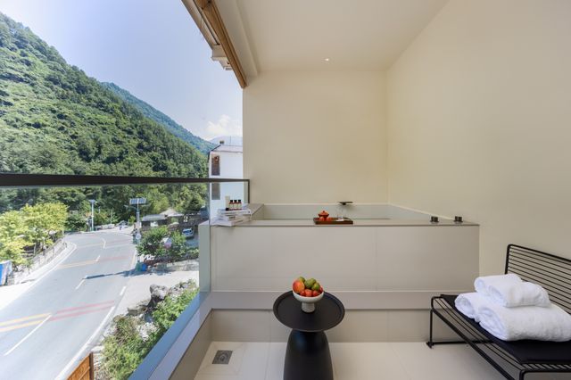 海螺溝雲漫溫泉度假酒店｜私享湯泉與山野美味，住進自然裡   藏於海螺溝的雲漫溫泉度假酒店，以「溫泉+