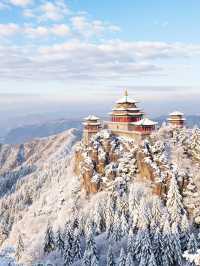 登頂嵩山雪後仙境