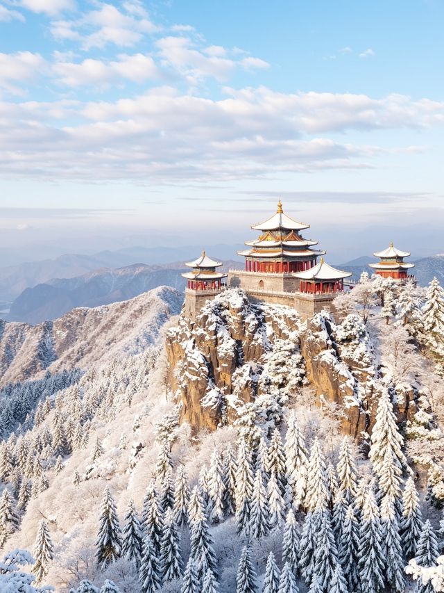 登頂嵩山雪後仙境