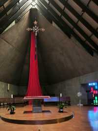 米蘭小眾粗野主義三角教堂