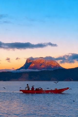 Я думал, что озеро Эрхай достаточно красиво, пока не приехал к озеру Лугу!