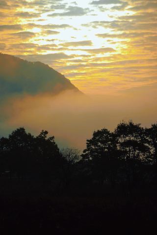 일몰 유화 같은 호수 풍경