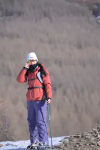 不想上班的小張今天去樺皮嶺