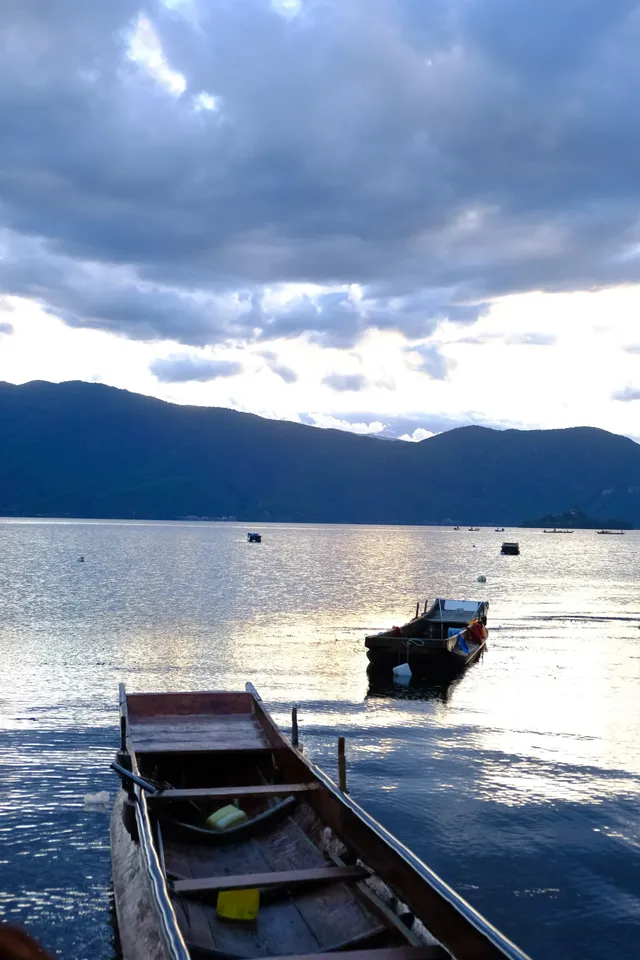 瀘沽湖日落天花板|女神灣的黃昏美到失語 瀘沽湖日落天花板|女神灣的黃昏美到失語