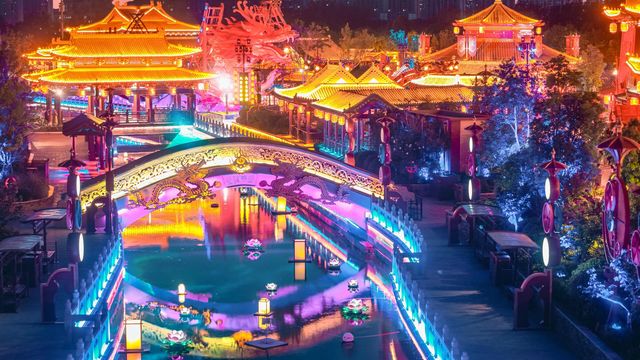 穿越千年的東京夢華錄清明上河園夜景美到炸裂！