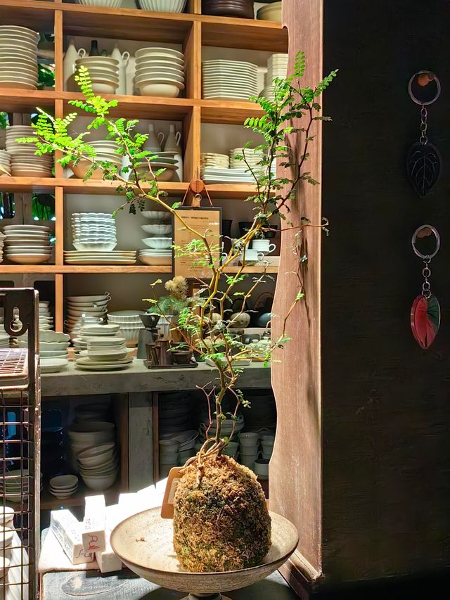 花卉市場裡的神秘咖啡機角！逛到不想走