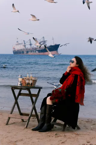 Weihai / Blue Ways Shipwreck / It is sea breeze, it is a ship, it is romance