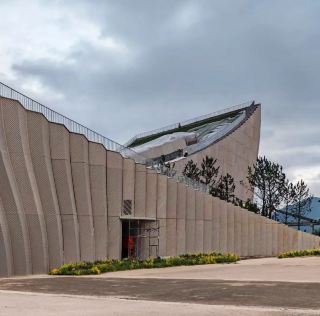 南平の「しわくちゃの博物館」｜聖農博物館：自然のテクスチャを建築に縫い込む🌿