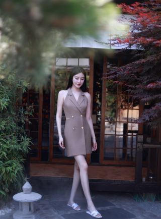 High-end Japanese cuisine in Beijing, kaiseki aesthetics in a Zen-inspired courtyard.