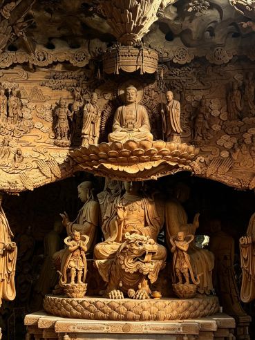 木彫り仏像の穴場探訪 | Trip.com 包頭