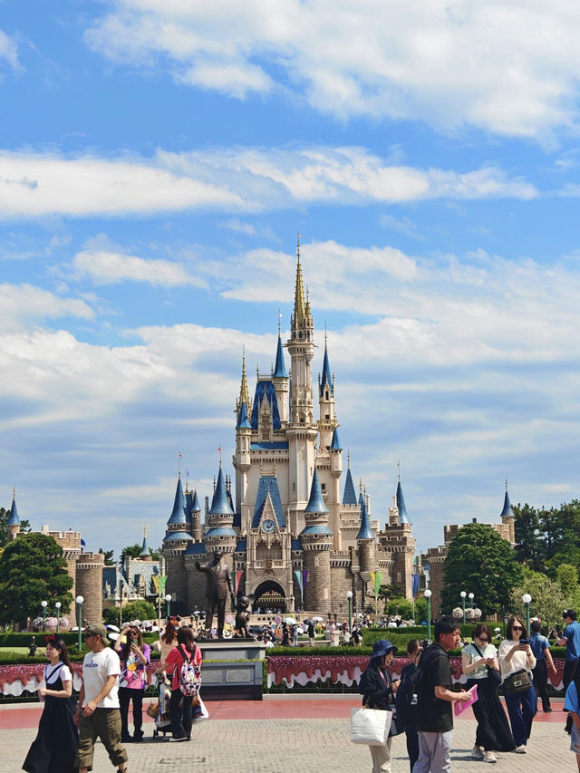 Find gentle peace and fairy tales in Disneyland