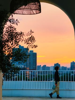 Nanjing Summer Lalaland | Jinchuang Bookstore 6th floor rooftop, where sunset and blue hour are simply divine