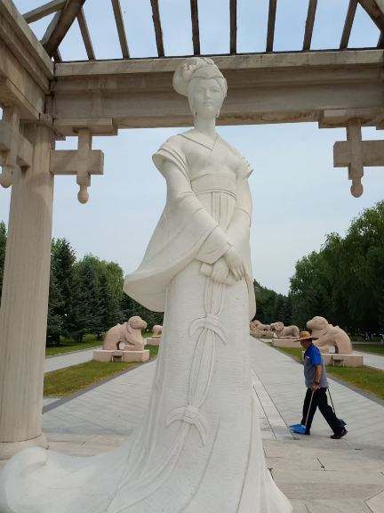Travel back 2,000 years! Explore the mysterious Qingzong tomb in