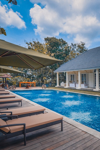 A rare trip to Indonesia—staying at this resort next to Borobudur was so incredibly healing!