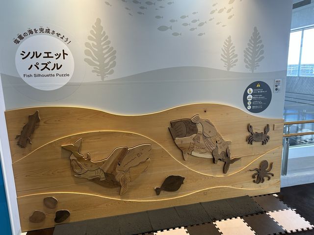 宮城県・塩釜。『塩竈市魚市場』のセリが見学できるミュージアム『おさかなミュージアムseri-miru』