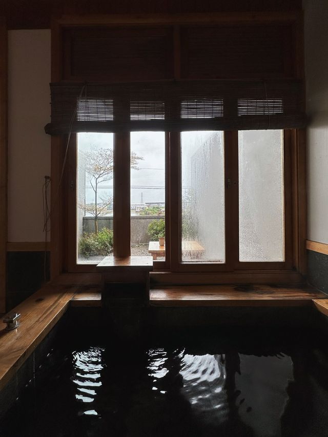 《宜蘭》礁溪和風獨立溫泉湯屋 當令海鮮一泊二食-大漁日和