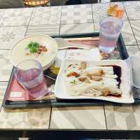 花生醬叉燒腸加生滾雞肉腸粥， 正！