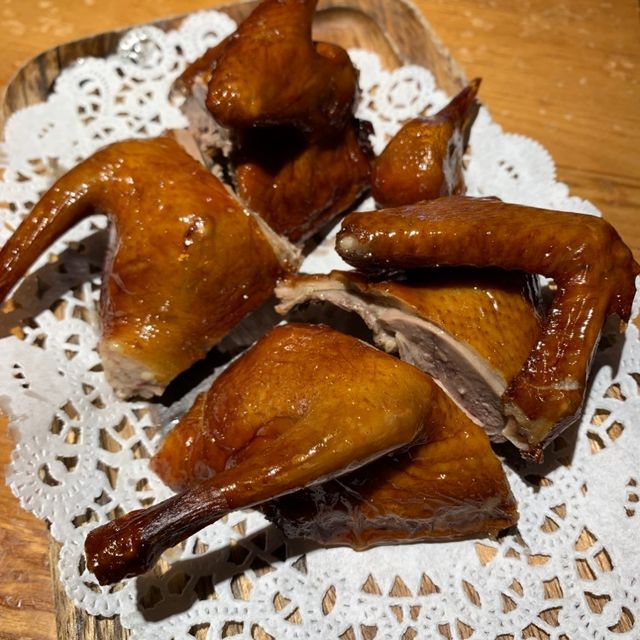 肉嫩！鮮甜！多汁！必吃紅燒乳鴿 ～ 金光鴿王