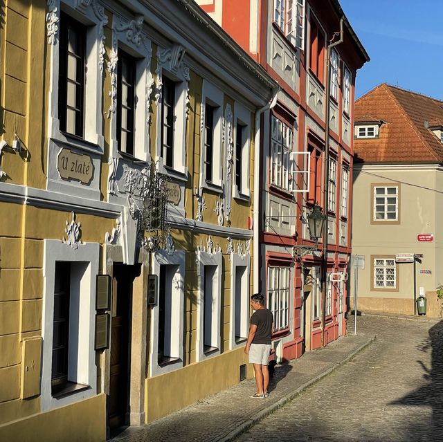 Early morning walk at the Prague Castle 