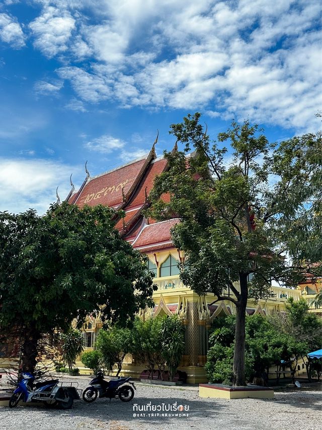 สักการะวิหารหลวงพ่อทองวัดเขาตะเครา