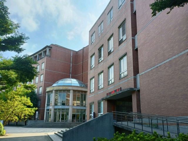『亞洲大學』