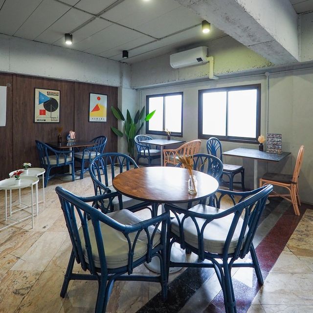 คาเฟ่เด็ดย่านมีนบุรี “Saffron Hill Cafe”