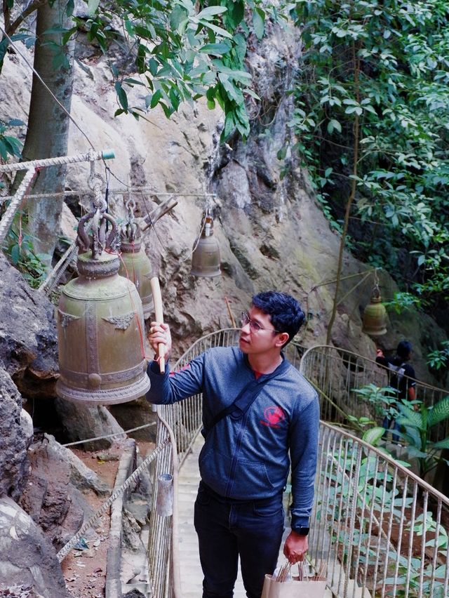 สำนักสงฆ์ถ้ำพญานาคราช เขานางหงส์ จ.พังงา